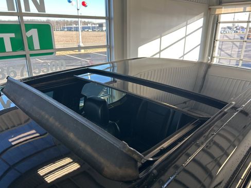 Used 2019 Ford F150 Raptor w/ Equipment Group 802A Luxury image 29