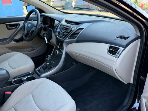 Used 2016 Hyundai Elantra SE FWD image 23