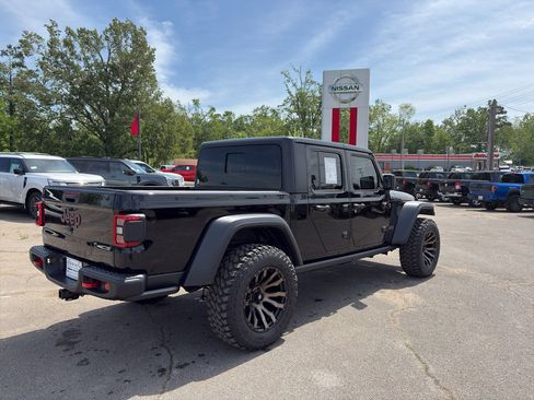 Used 2025 Jeep Gladiator Rubicon w/ Convenience Group AWD/4WD image 33