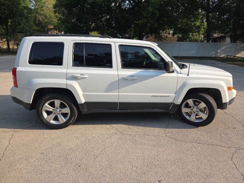Used 2016 Jeep Patriot Latitude FWD image 6