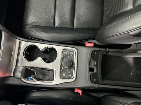 Used 2020 Jeep Grand Cherokee High Altitude AWD/4WD image 15