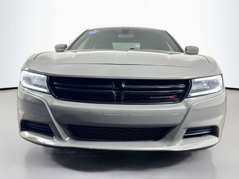 Used 2019 Dodge Charger SXT RWD image 2