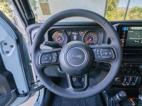 Used 2024 Jeep Wrangler Sport AWD/4WD image 12