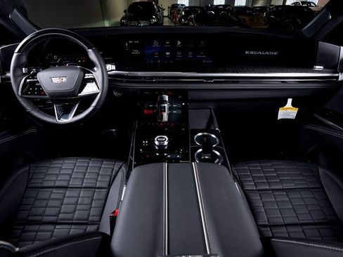 Used 2025 Cadillac Escalade V image 30