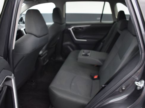 Used 2022 Toyota RAV4 LE AWD/4WD image 12