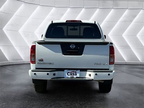 Used 2019 Nissan Frontier PRO-4X image 9