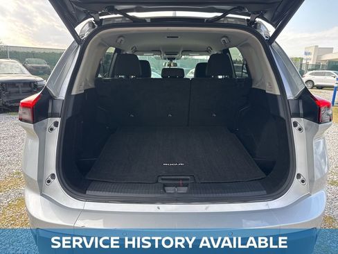 Used 2025 Nissan Rogue SV image 8