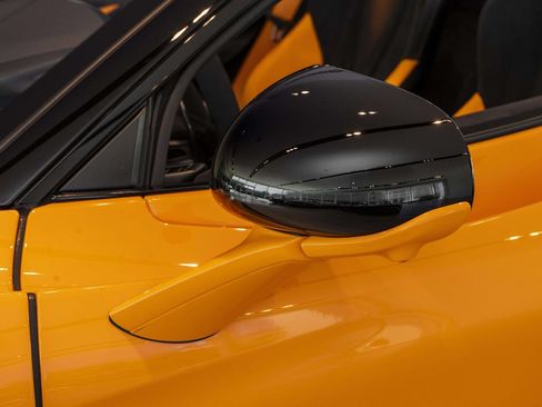 Used 2024 McLaren 750S Spider RWD image 50