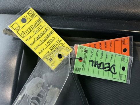 Used 2019 Chevrolet Silverado 1500 LT w/ All Star Edition image 40