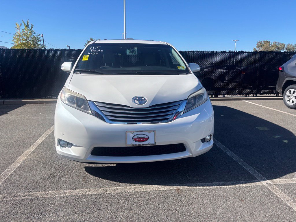 Used 2017 Toyota Sienna Limited Premium AWD/4WD image 2