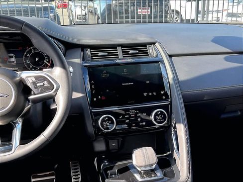 Used 2024 Jaguar E-PACE R-Dynamic SE image 8