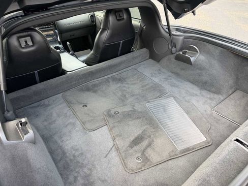 Used 2009 Chevrolet Corvette Coupe w/ Z51 Performance Package RWD image 14