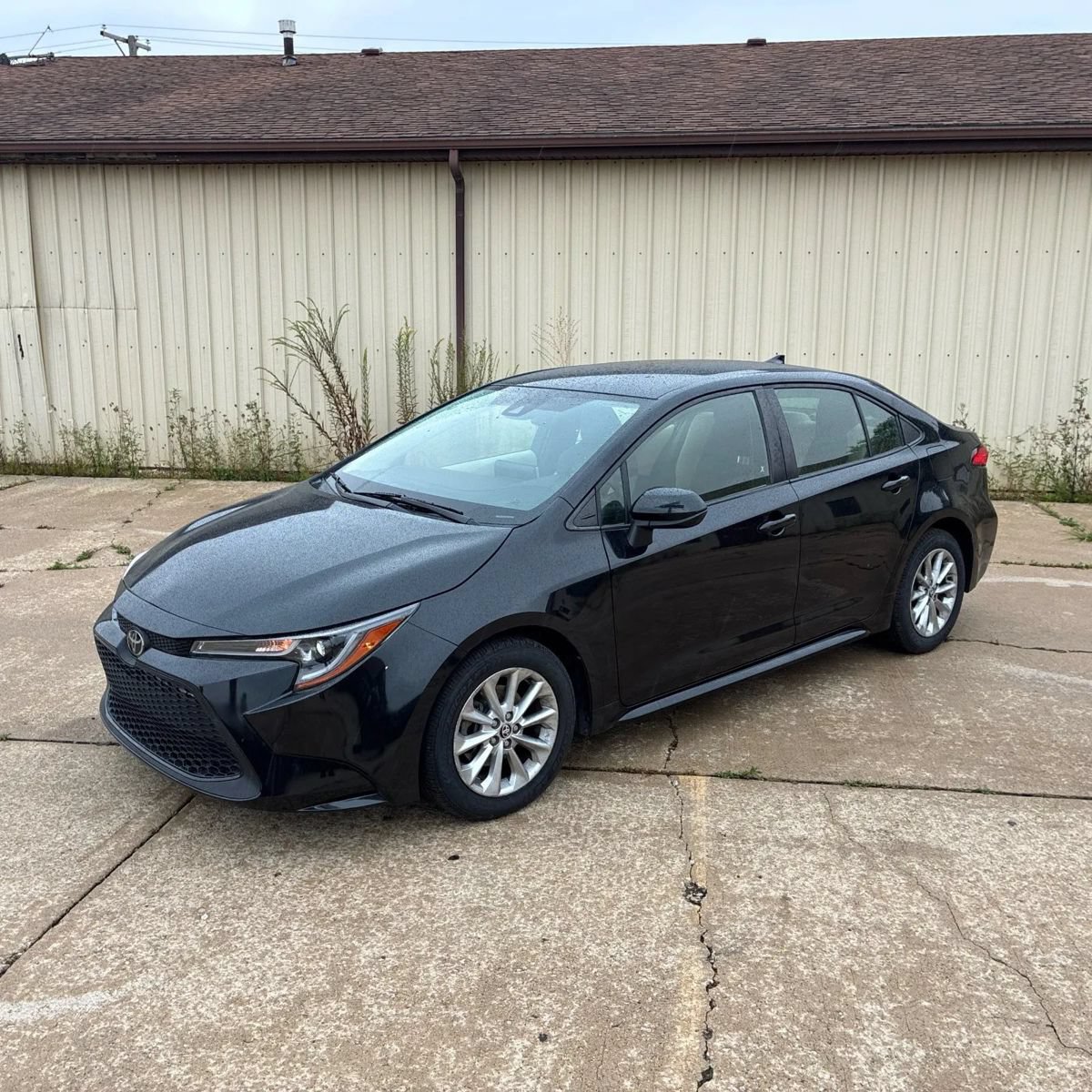 Used 2021 Toyota Corolla LE w/ LE Convenience Package FWD image 1