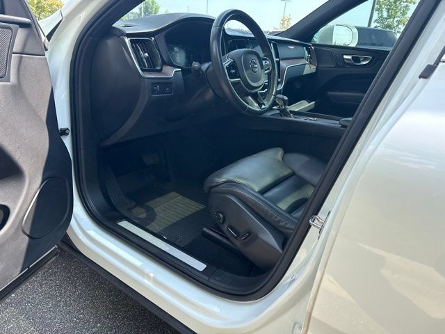 Used 2020 Volvo XC60 T5 Inscription AWD/4WD image 7