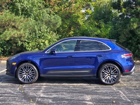 Used 2025 Porsche Macan image 2