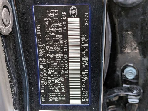 Used 2025 Toyota Camry LE image 33