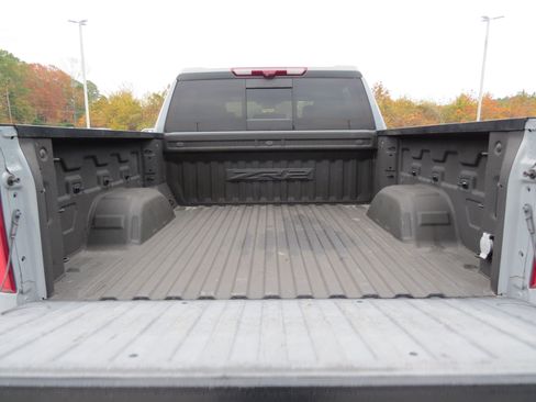 Used 2024 Chevrolet Silverado 1500 ZR2 w/ Technology Package image 12