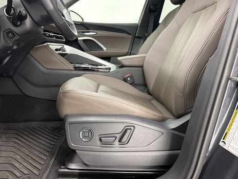 Used 2025 Audi Q5 Premium w/ Convenience Package AWD/4WD image 5