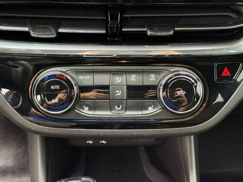 Used 2025 Buick Envista Sport Touring w/ Convenience I Package FWD image 24