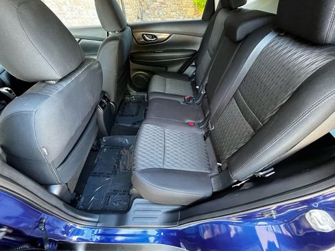 Used 2019 Nissan Rogue SV AWD/4WD image 19