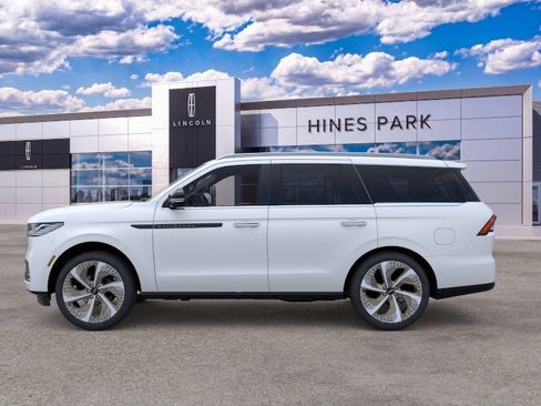 New 2026 Lincoln Navigator Black Label AWD/4WD image 3