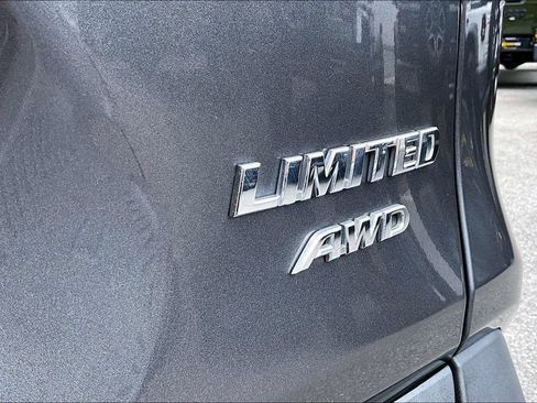 Used 2022 Toyota RAV4 Limited AWD/4WD image 24