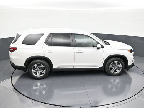 Used 2024 Honda Pilot EX-L image 17