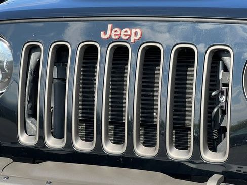 Used 2016 Jeep Wrangler Unlimited Sahara AWD/4WD image 37