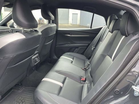 Used 2025 Toyota Camry SE image 11