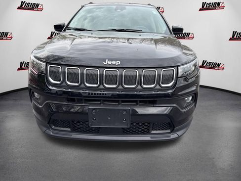 Used 2022 Jeep Compass Latitude w/ Convenience Group AWD/4WD image 2