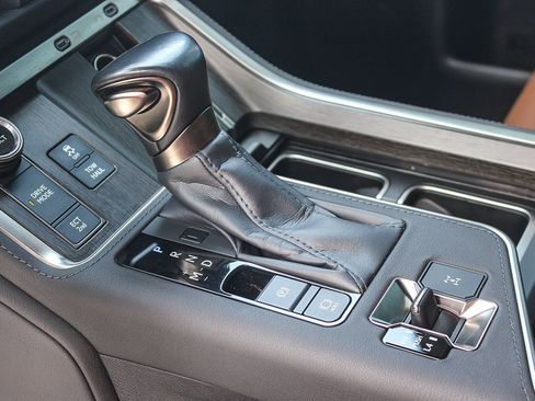 Used 2024 Lexus GX 550 w/ Cold Area Package AWD/4WD image 20