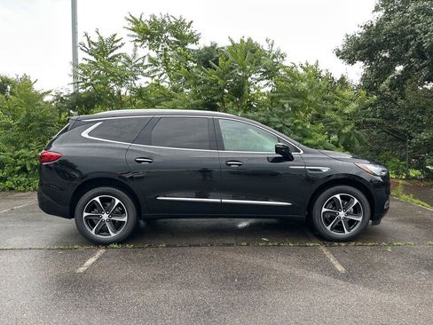 Used 2021 Buick Enclave Essence w/ Sport Touring Edition FWD image 2