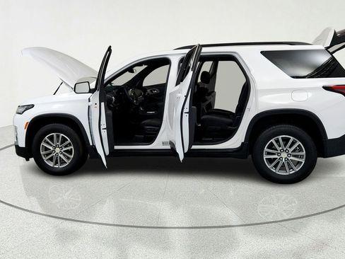 Used 2023 Chevrolet Traverse LT FWD image 10