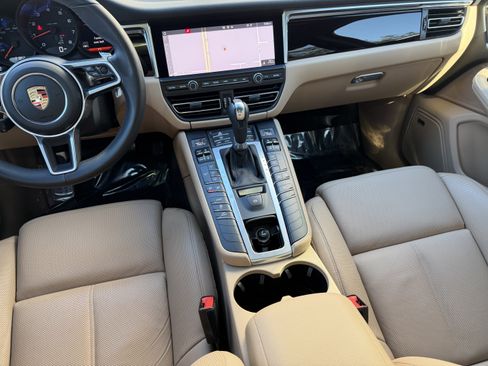 Certified 2020 Porsche Macan image 19