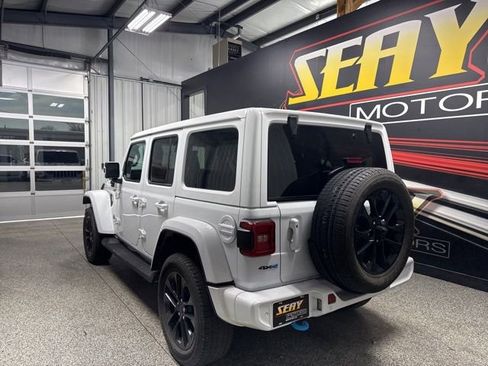 Used 2021 Jeep Wrangler Unlimited Sahara image 16