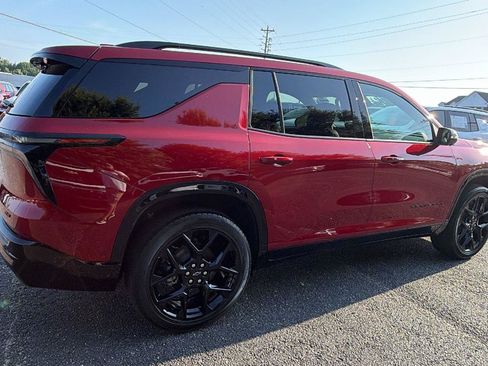 New 2026 Chevrolet Traverse RS w/ LPO, Floor Liner Package AWD/4WD image 9