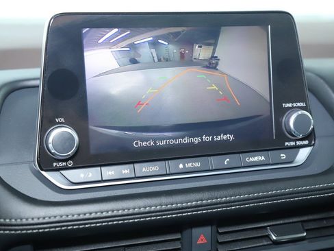 Used 2023 Nissan Rogue SV image 31