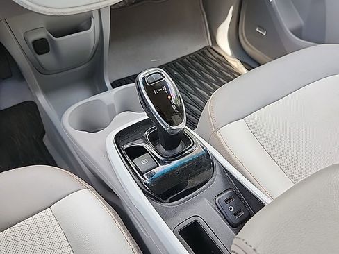 Used 2019 Chevrolet Bolt Premier w/ Infotainment Package image 16