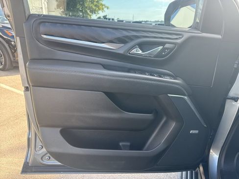Used 2021 GMC Yukon Denali w/ Denali Premium Package AWD/4WD image 10