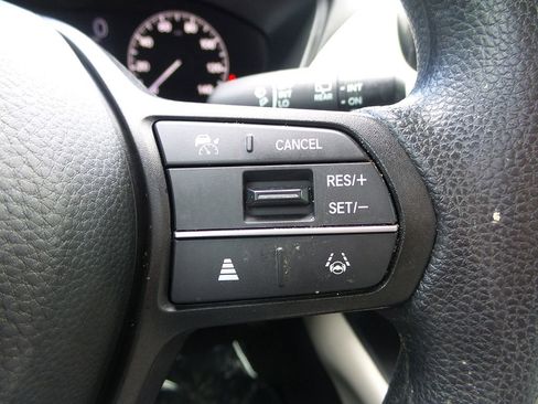 Used 2025 Honda HR-V LX image 33