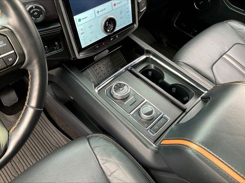 Used 2022 Ford Expedition Platinum AWD/4WD image 17