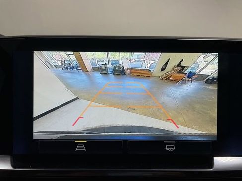 Used 2023 Chevrolet Silverado 1500 LT image 17