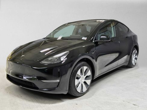 Used 2023 Tesla Model Y Long Range AWD/4WD image 7