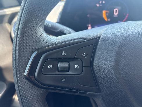 Used 2024 Chevrolet Trax LT FWD image 15
