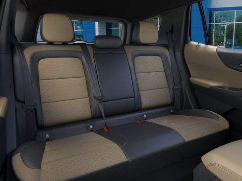 New 2026 Chevrolet Equinox ACTIV w/ Convenience Package III AWD/4WD image 17