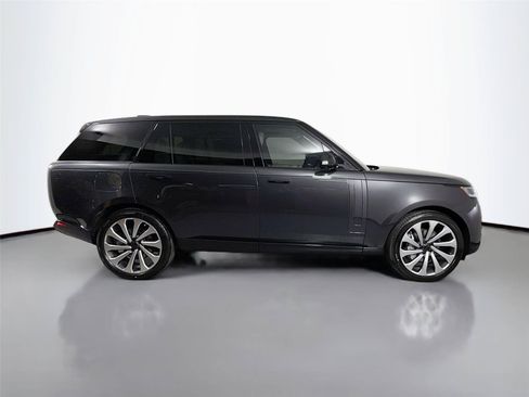 New 2026 Land Rover Range Rover Long Wheelbase SE AWD/4WD image 4