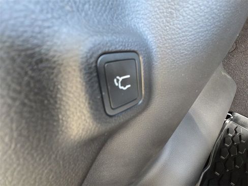 New 2026 Jeep Compass Limited image 14