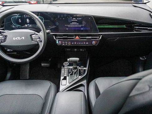 Certified 2024 Kia Niro EX FWD image 15