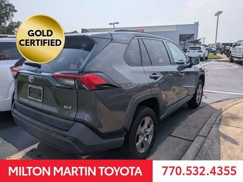 Used 2022 Toyota RAV4 XLE w/ Convenience Package FWD image 3