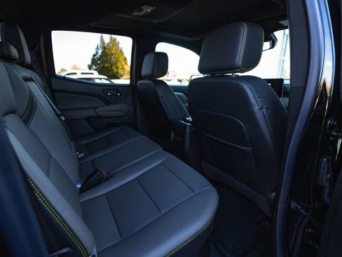 New 2026 Chevrolet Colorado ZR2 w/ Off-Road Front Bumper Package image 36